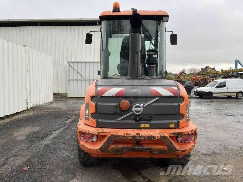 Volvo L30G Iekrāvēji uz riteņiem