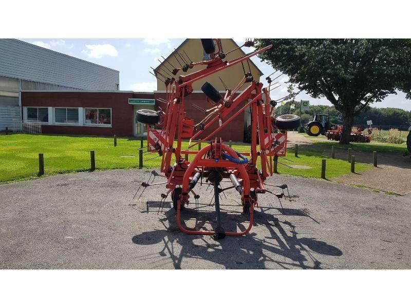 Kuhn GF7802 Grābekļi un siena ārdītāji
