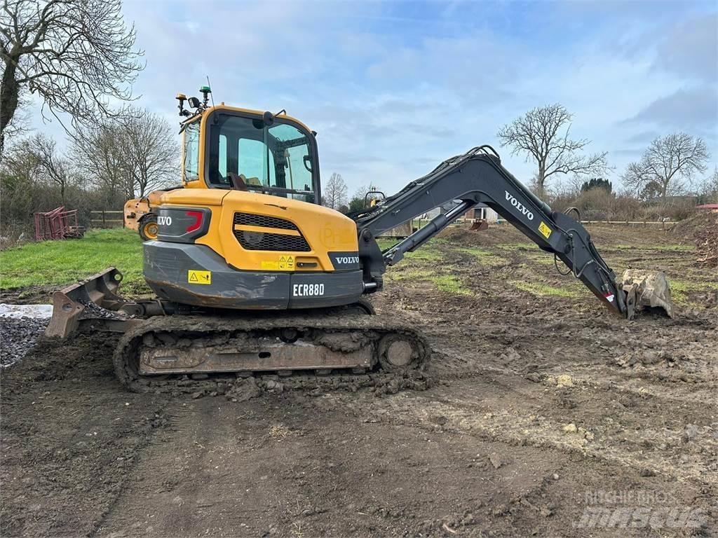 Volvo ECR88D Kāpurķēžu ekskavatori