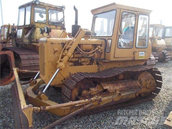 CAT D4D Kāpurķēžu buldozeri