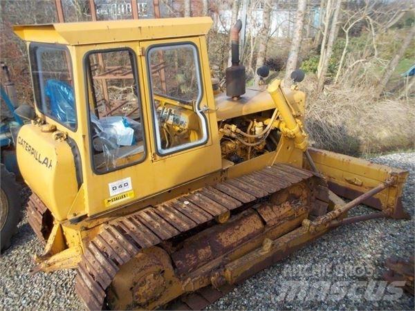 CAT D4D Kāpurķēžu buldozeri