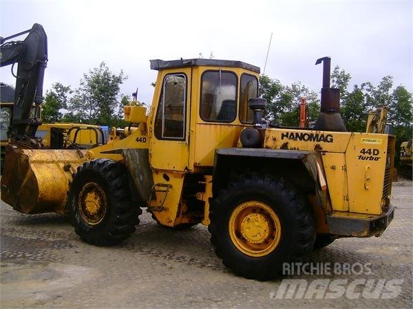 Hanomag 44D Iekrāvēji uz riteņiem