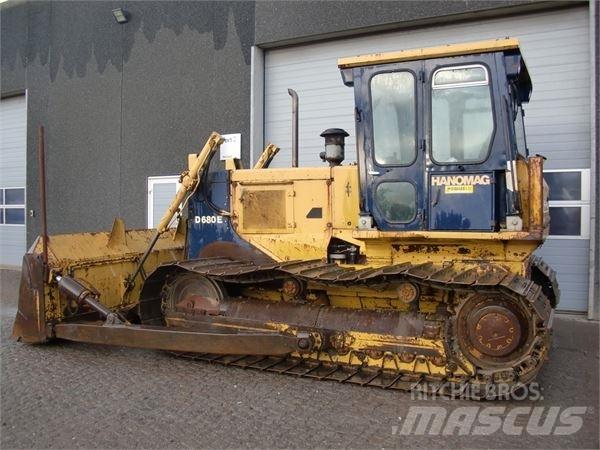 Hanomag D680E Kāpurķēžu buldozeri