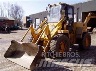 JCB 410 Iekrāvēji uz riteņiem
