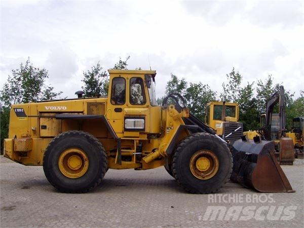 Volvo L120 Iekrāvēji uz riteņiem