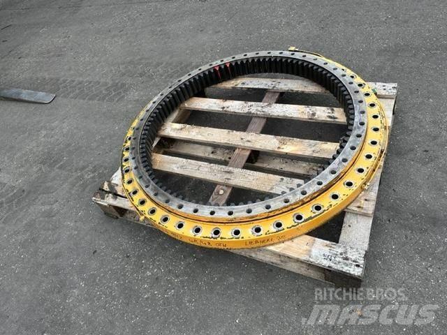 Liebherr A 922 Šasija un piekare
