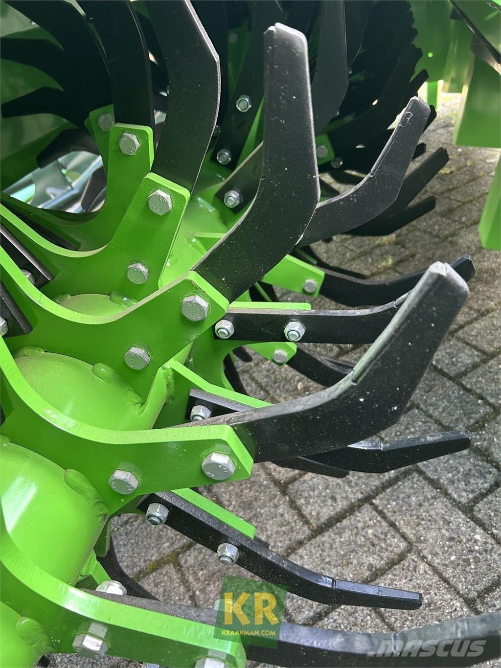 AVR MultiForce Kartupeļu lakstu kombaini