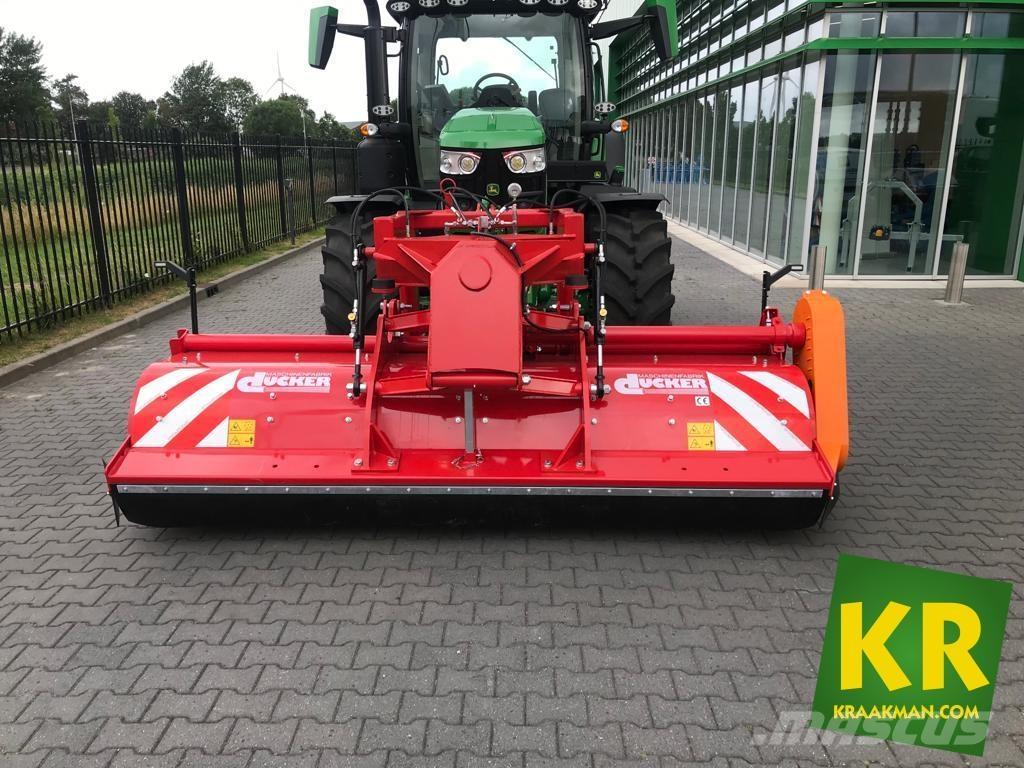 Dücker UM Pļaujmašīnas/pašgājēji