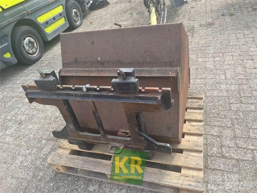 GiANT D332 Frontālie iekrāvēji un ekskavatori