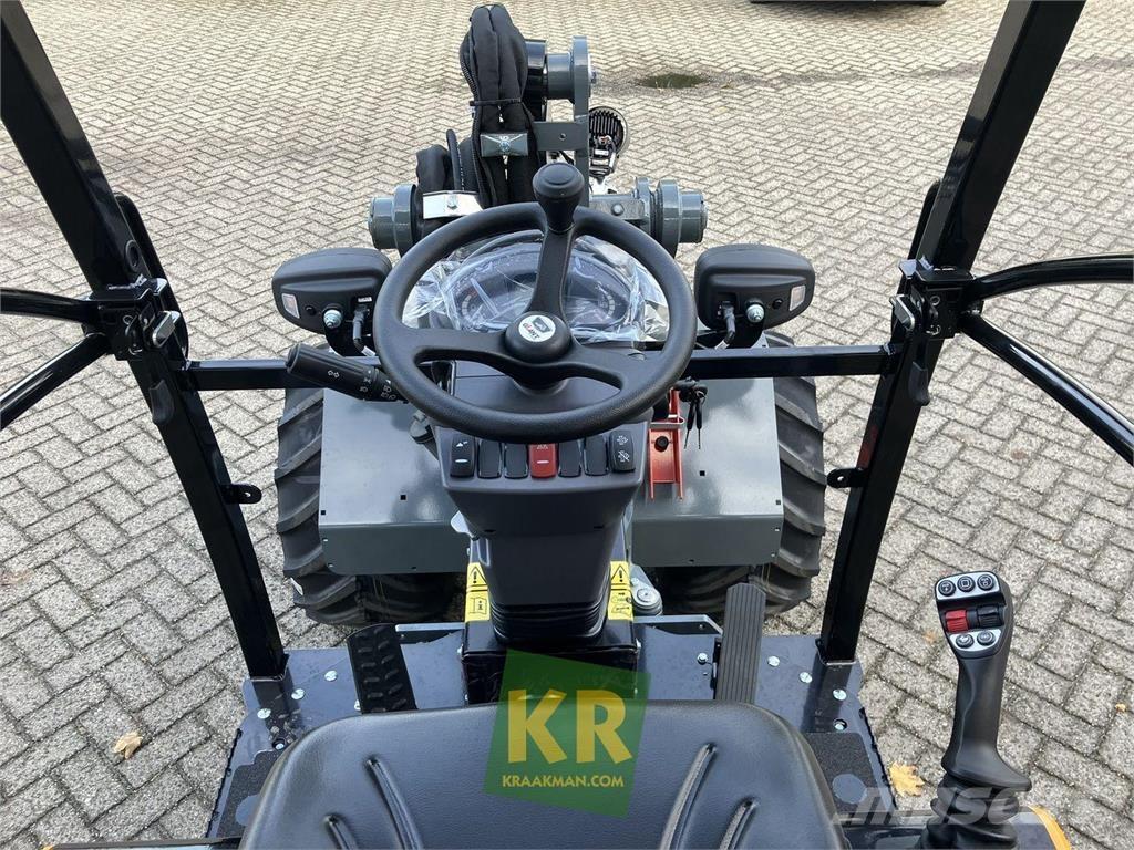 GiANT G2700 HD+ Frontālie iekrāvēji un ekskavatori