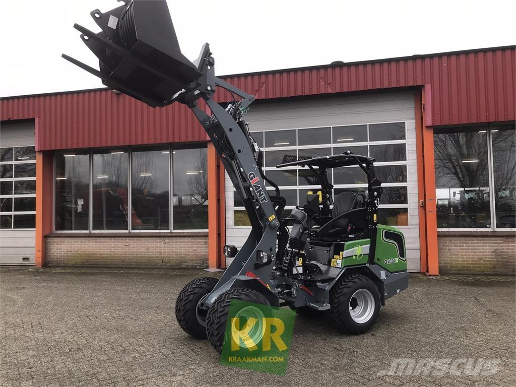 GiANT G2700E Frontālie iekrāvēji un ekskavatori