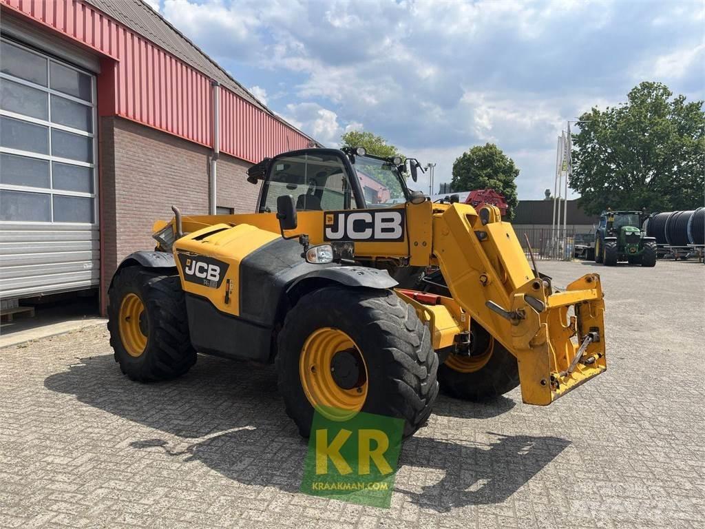 JCB 541-70 Lauksaimniecības pacēlāji
