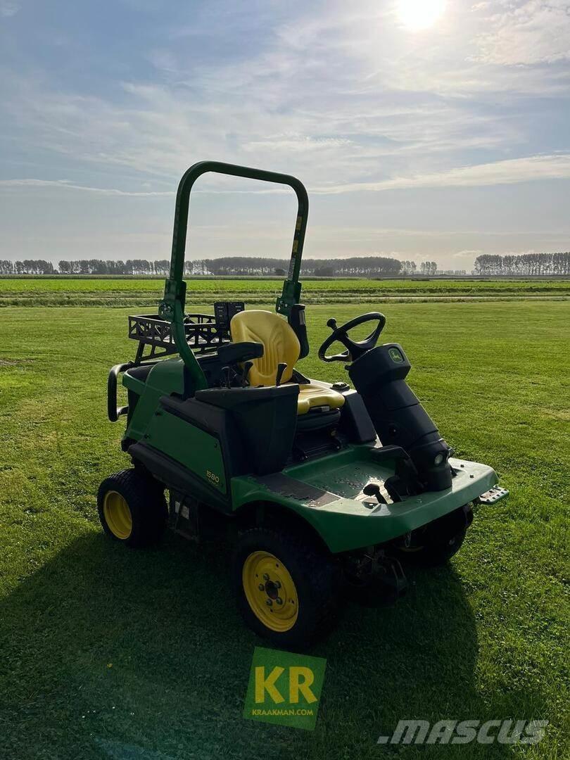 John Deere 1580 Mauriņa pļāvēji nelīdzenai videi