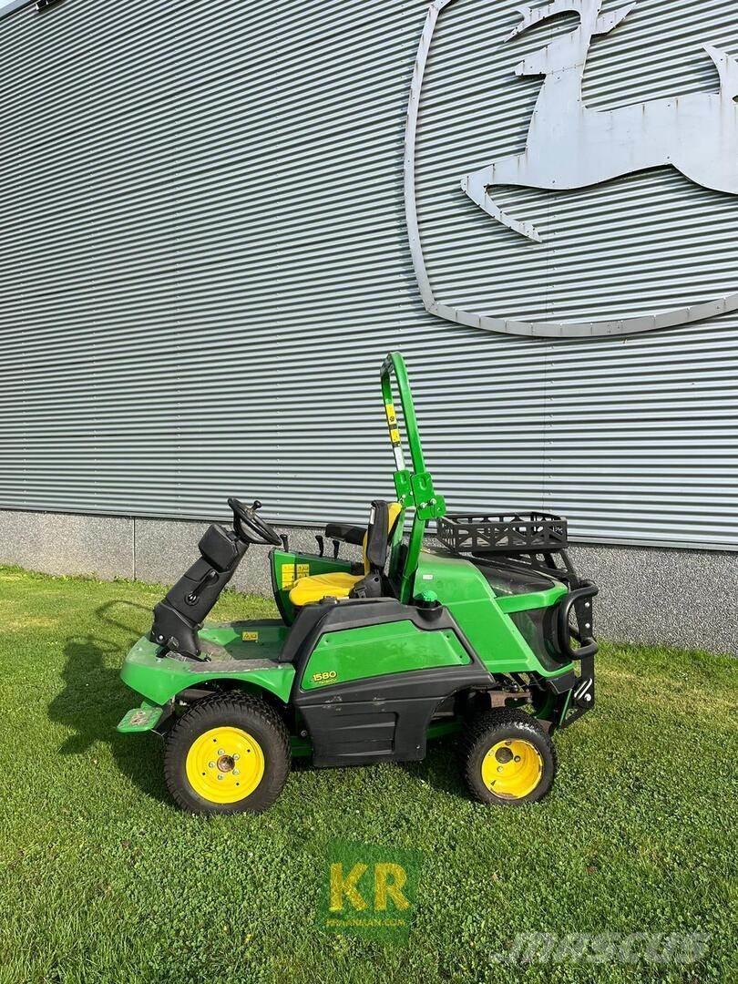 John Deere 1580 Mauriņa pļāvēji nelīdzenai videi