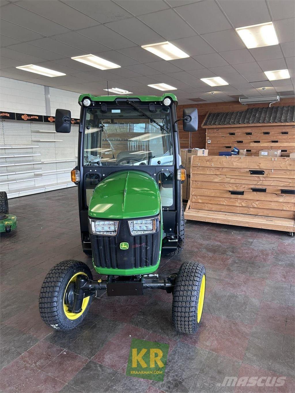 John Deere 2032R Kompaktie traktori