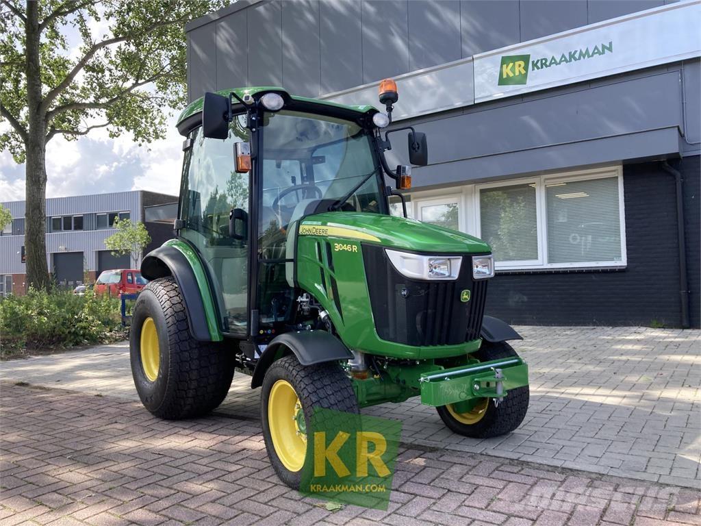John Deere 3046R Kompaktie traktori