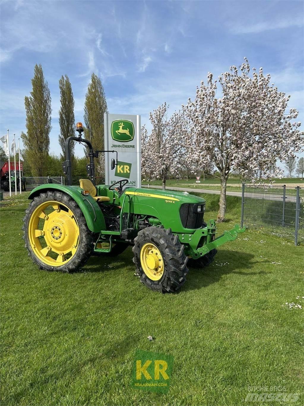 John Deere 5055E Traktori