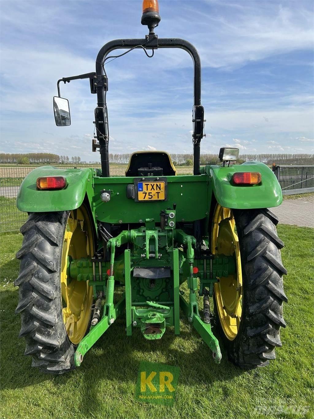 John Deere 5055E Traktori