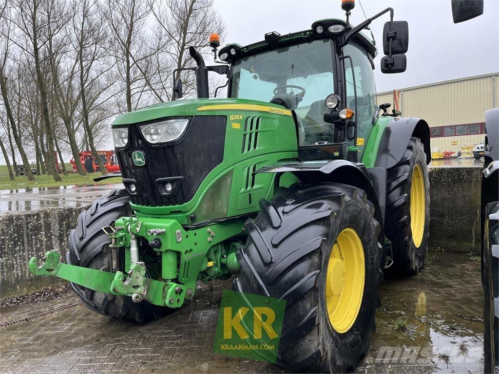 John Deere 6215R Traktori