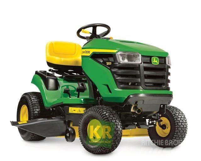 John Deere X107 Mauriņa traktors