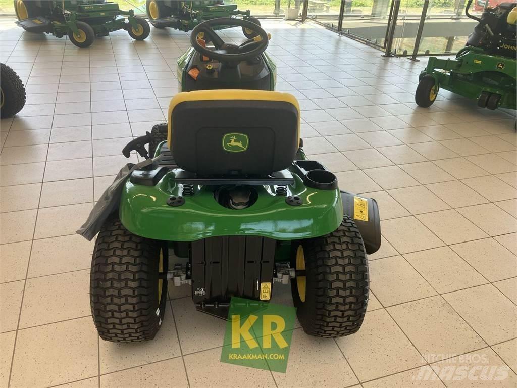 John Deere X107 Mauriņa traktors