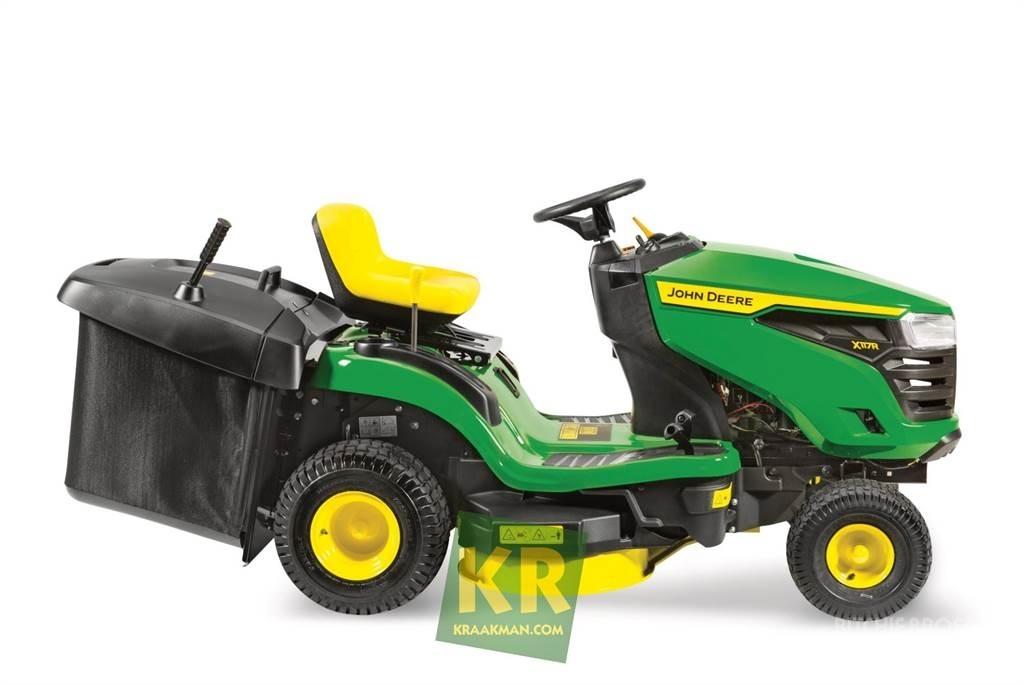 John Deere X117R Mauriņa traktors