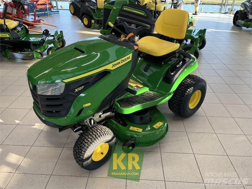 John Deere X127 Mauriņa traktors