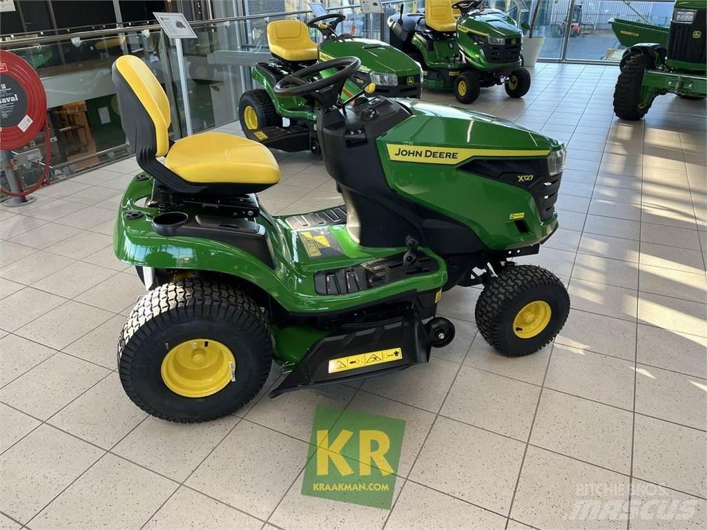 John Deere X127 Mauriņa traktors