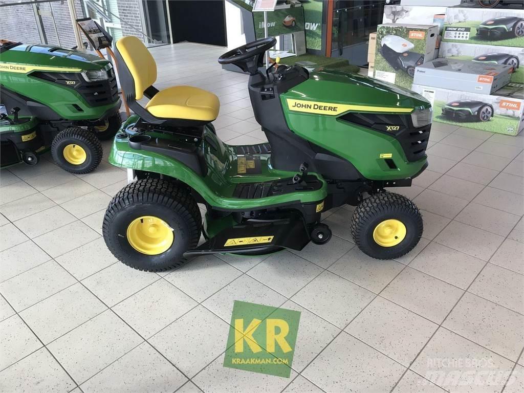 John Deere X127 Mauriņa traktors
