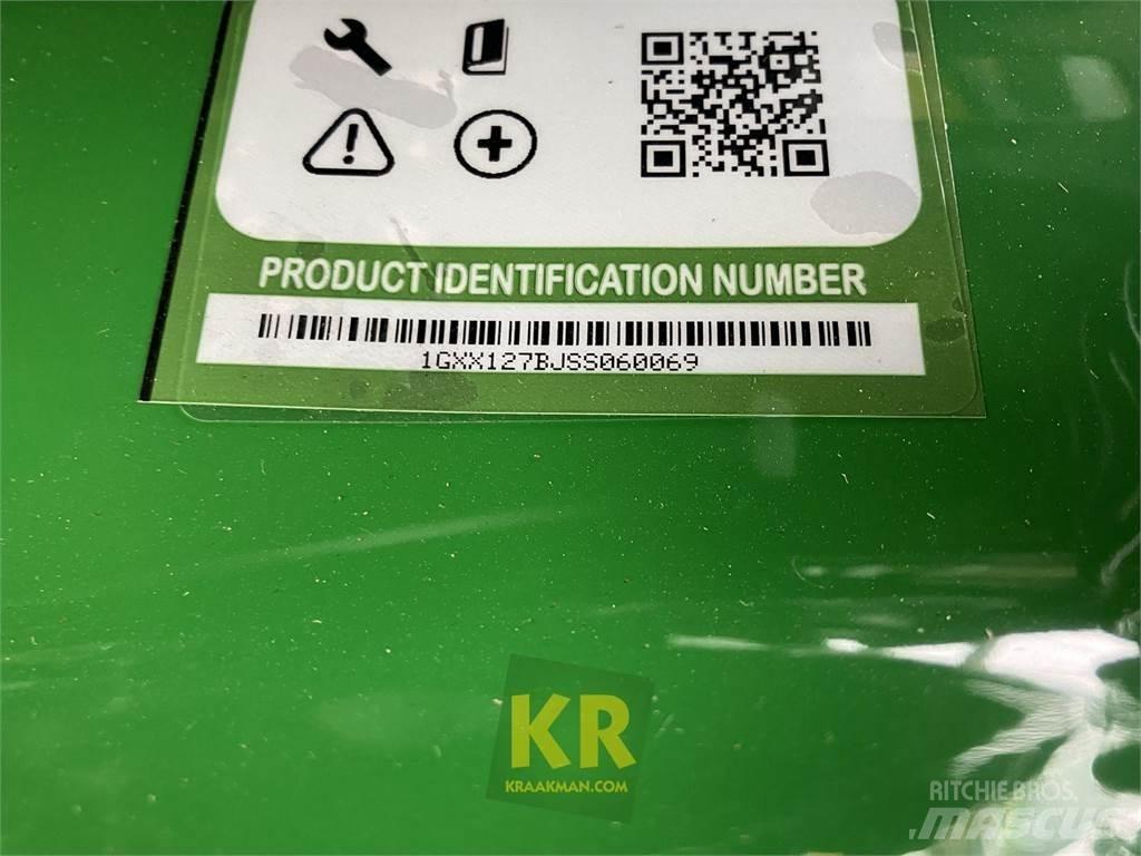 John Deere X127 Mauriņa traktors