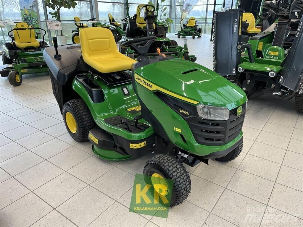 John Deere X147R Mauriņa traktors