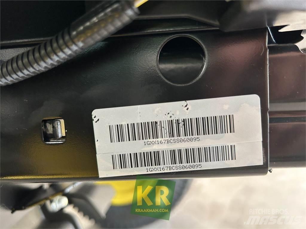 John Deere X167 Mauriņa traktors