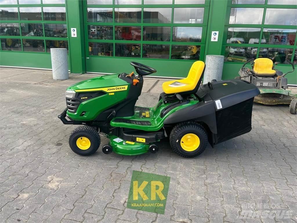John Deere X167R Mauriņa traktors