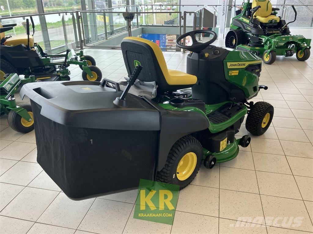 John Deere X167R Mauriņa traktors