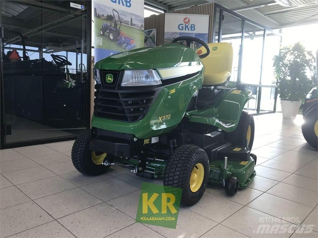 John Deere X370 Mauriņa traktors