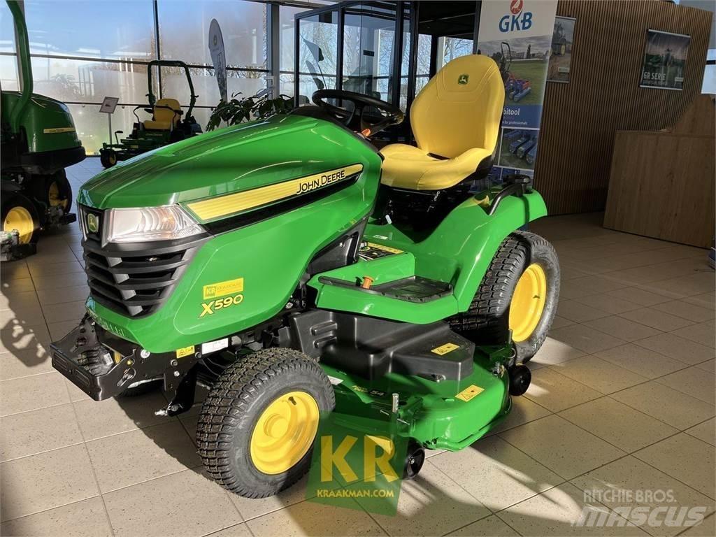 John Deere X590 Mauriņa traktors