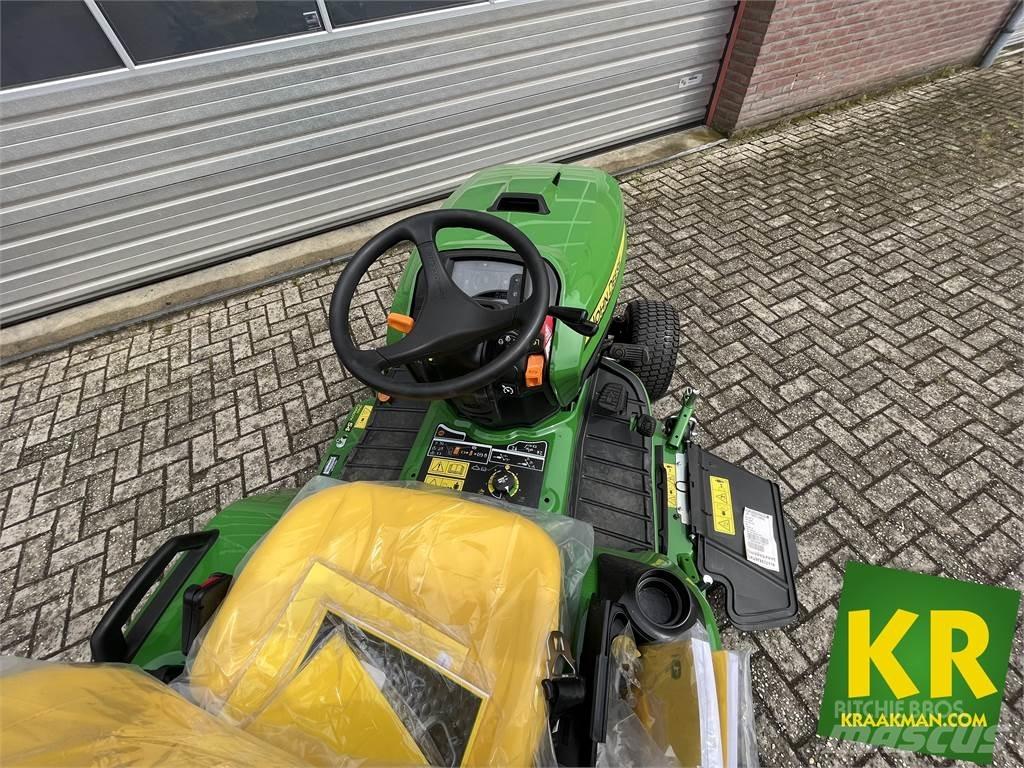 John Deere X940 Mauriņa traktors
