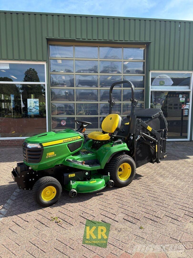 John Deere X950R Mauriņa traktors