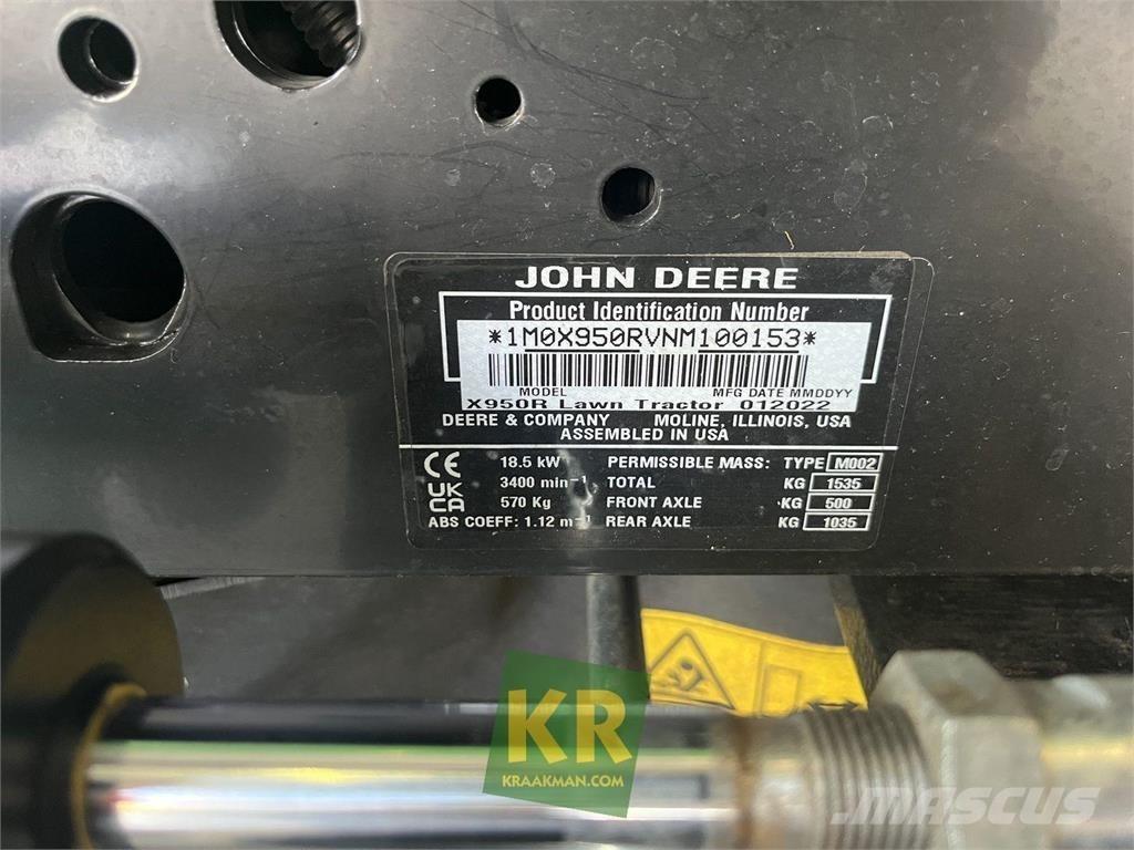 John Deere X950R Mauriņa traktors