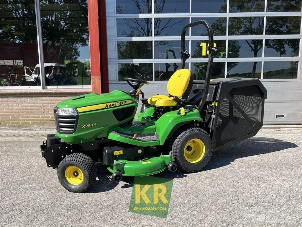 John Deere X950R Mauriņa traktors