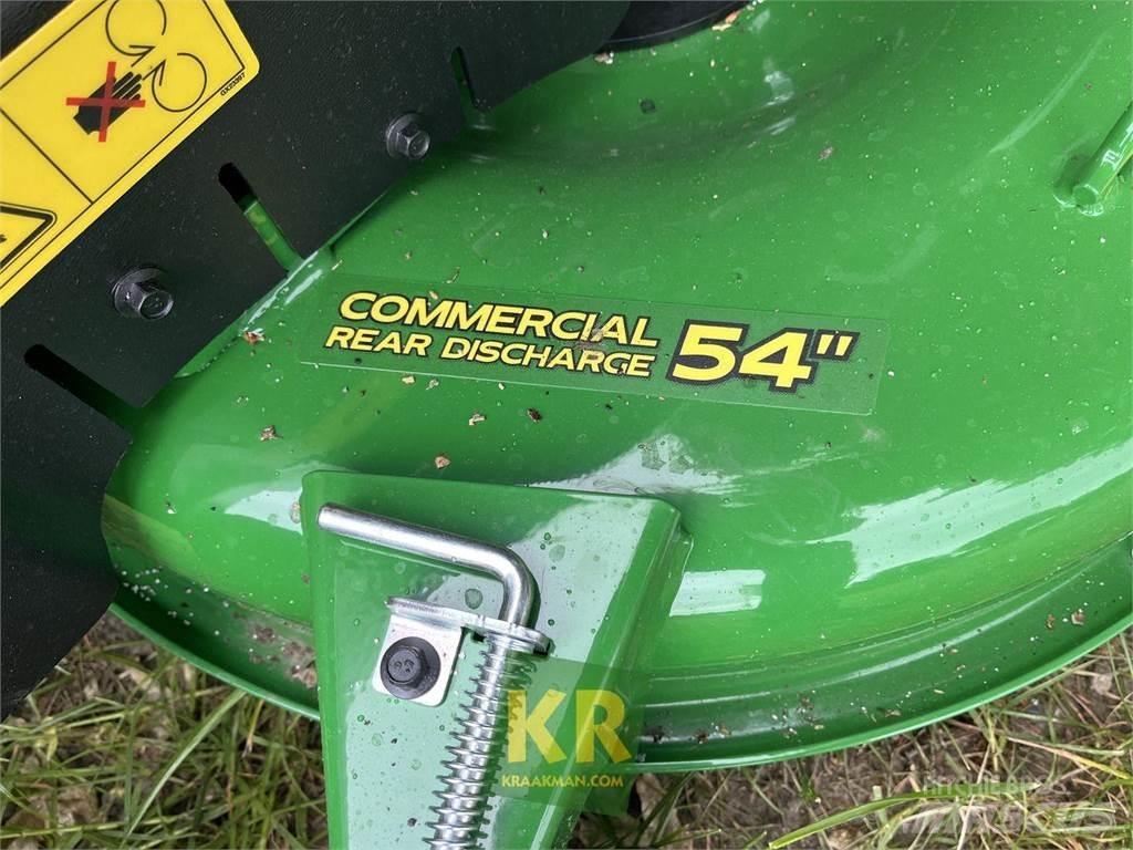 John Deere X950R Mauriņa traktors