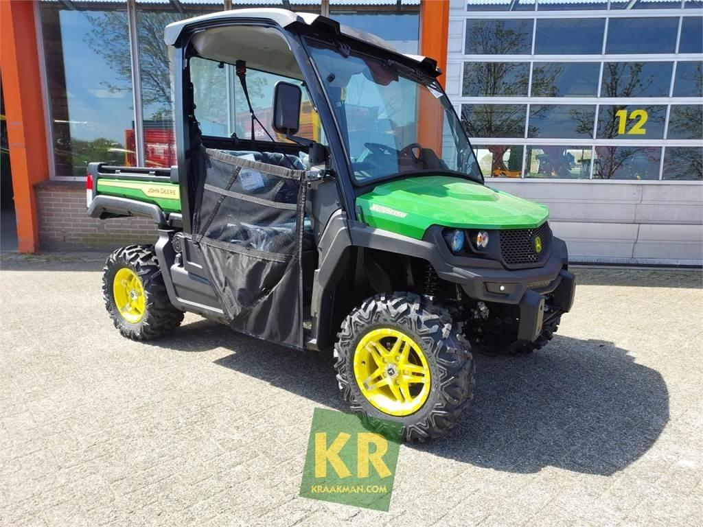 John Deere XUV835M Visurgājēji