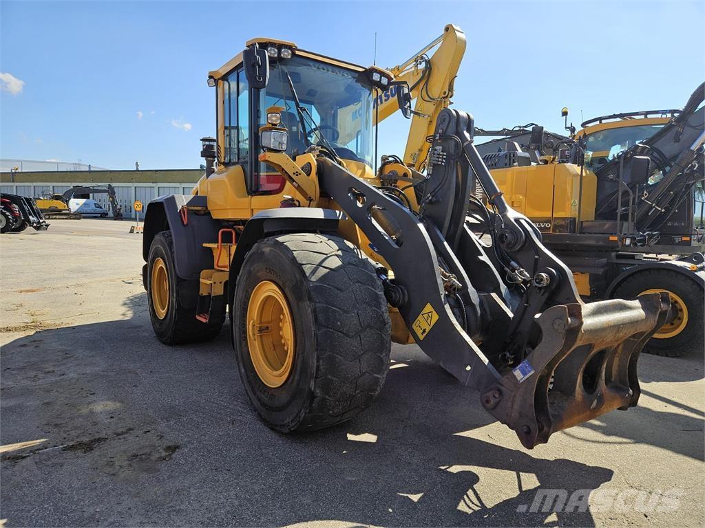  L90H Iekrāvēji uz riteņiem