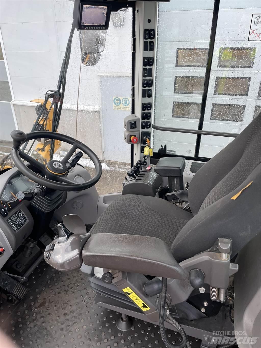 Volvo L60H Iekrāvēji uz riteņiem