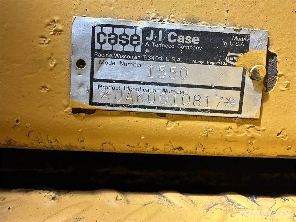 CASE 1550 Kāpurķēžu buldozeri