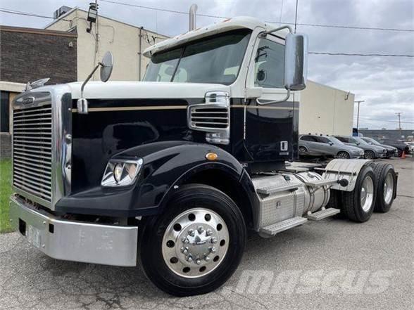 Freightliner 122SD Vilcēji