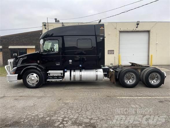 Volvo VNL64T730 Vilcēji
