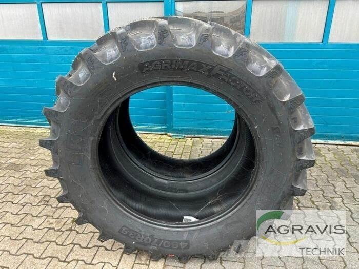 BKT 480/70-R38 Riepas, riteņi un diski