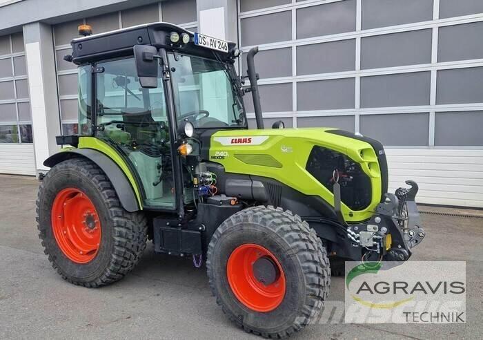 CLAAS NEXOS 240 L Traktori