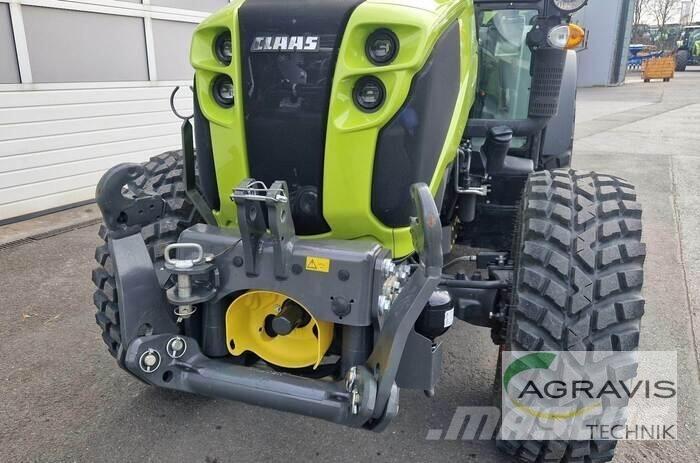 CLAAS NEXOS 240 L Traktori